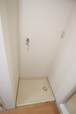 防水パン付きの室内洗濯機置場