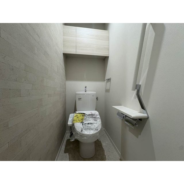 各務原市蘇原村雨町３丁目の賃貸マンションのトイレ