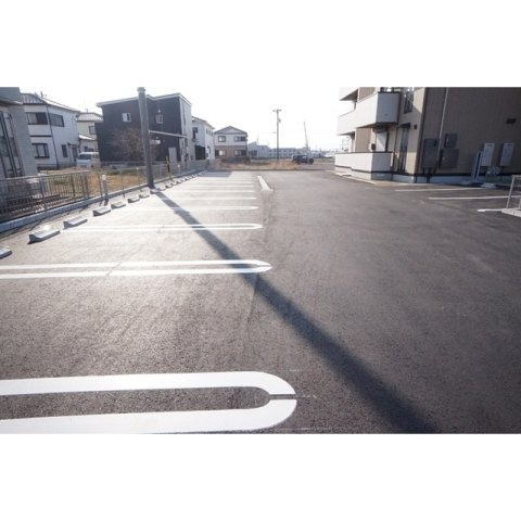 羽島郡笠松町円城寺のアパートの駐車場