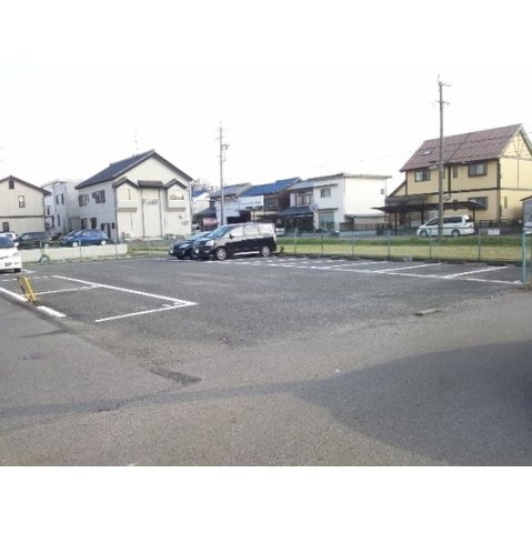 岐阜市茜部中島１丁目の駐車場