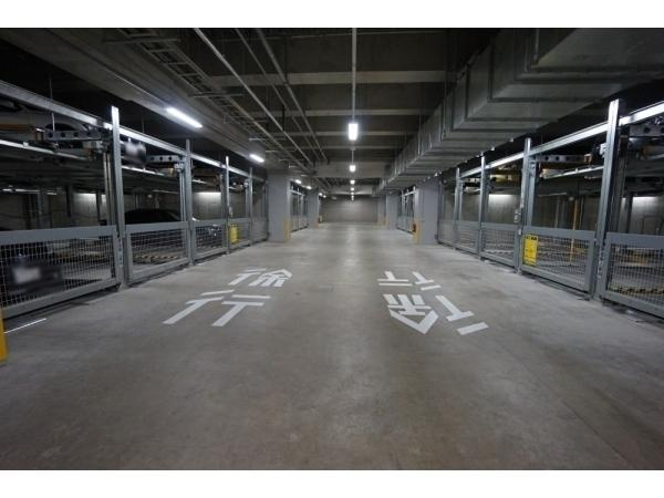 【駐車場】