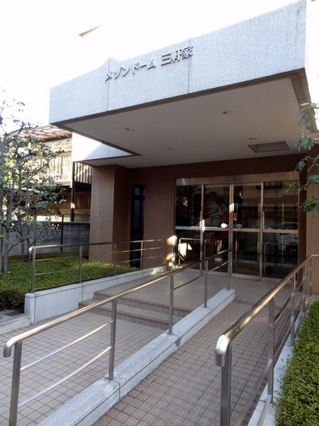 メゾンドーム三軒家のエントランス|★建物入口です★