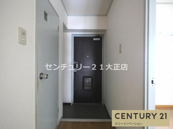 グランドヴィラ三先の玄関