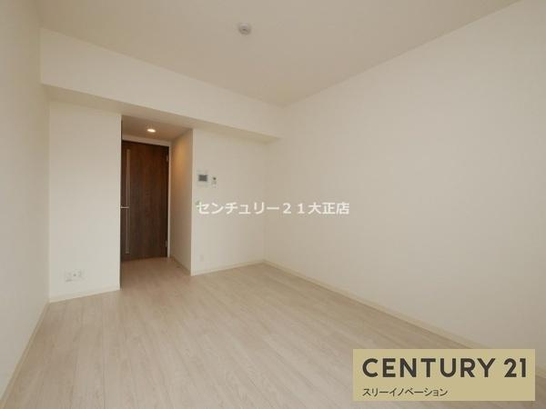 フォーリアライズ弁天町ノビアの洋室