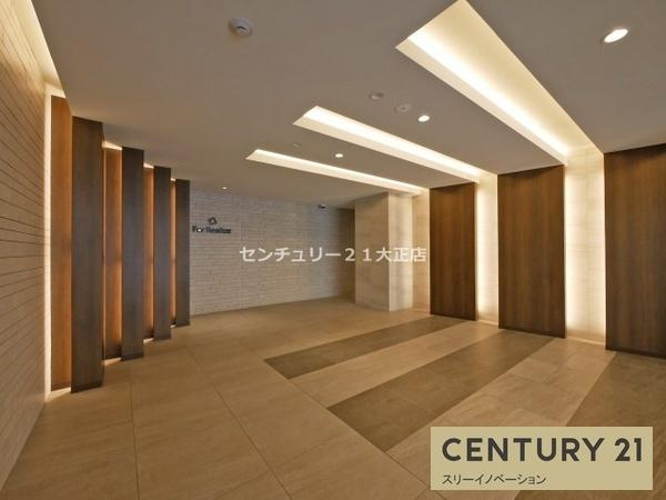 フォーリアライズ弁天町ノビアのエントランス