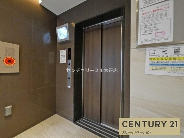 フォーリアライズ弁天町ノビアのエントランス