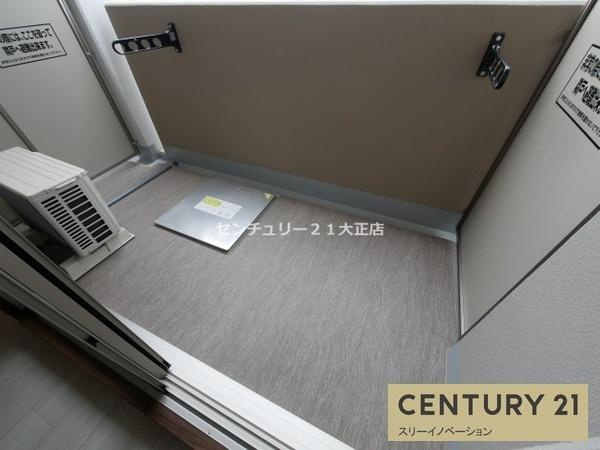フォーリアライズ弁天町ノビアのバルコニー