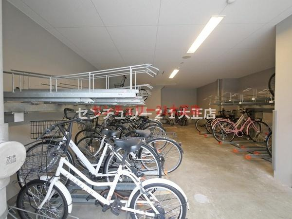 エスリードレジデンス大阪弁天町の駐車場|駐輪場