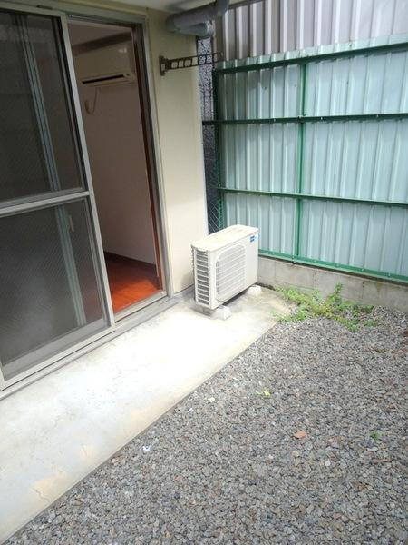 エスポワール北村のバルコニー|★１階には約４帖の庭付き★