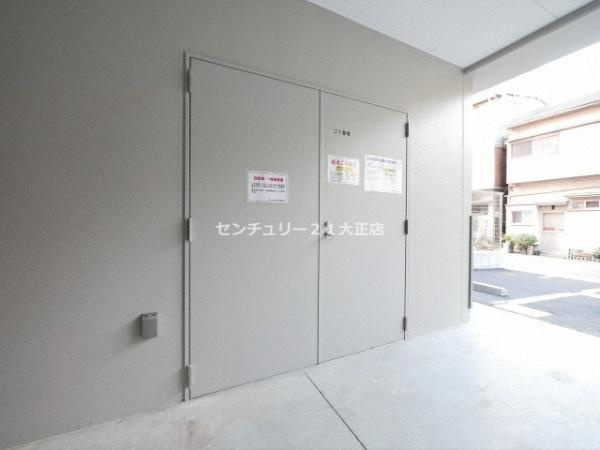 エスリード弁天町グランツのエントランス