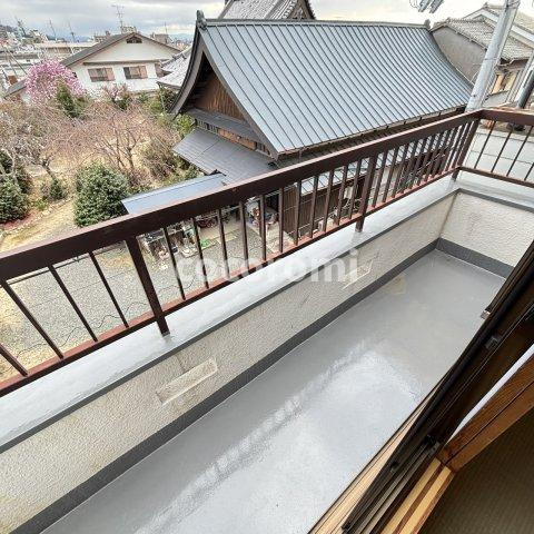 寝屋川市高倉1丁目戸建のバルコニー