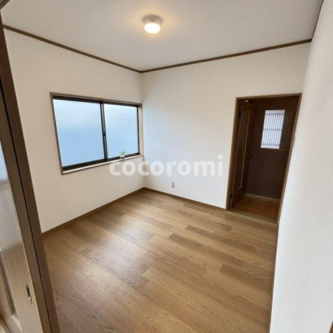 寝屋川市高倉1丁目戸建の寝室