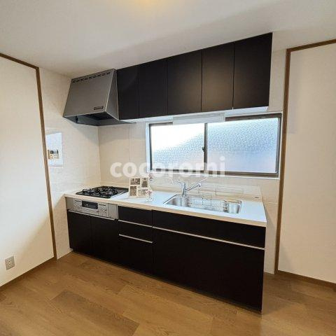 寝屋川市高倉1丁目戸建のキッチン