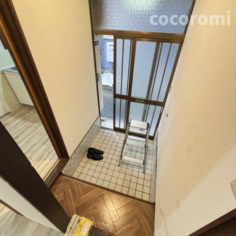 常盤町リノベテラスの玄関