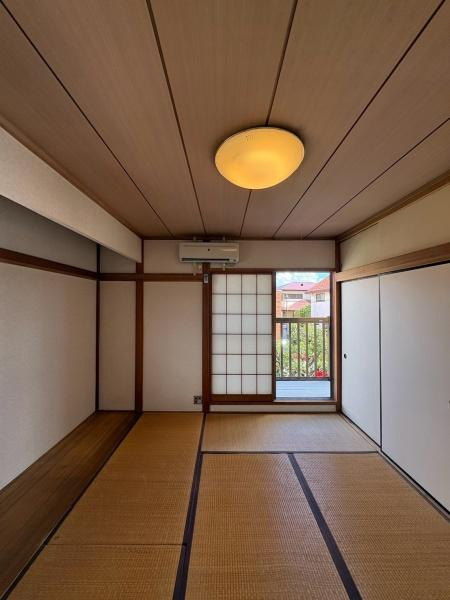 横浜市青葉区大場町の中古一戸建の洋室