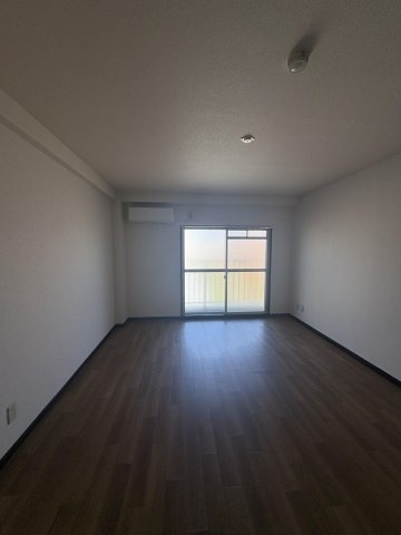【居間・リビング】 | 大産西新マンション