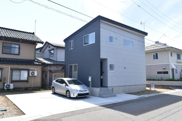 柏崎市半田 新築住宅の外観