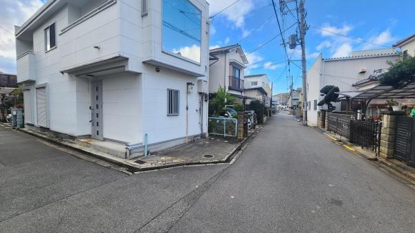 【前面道路含む現地写真】