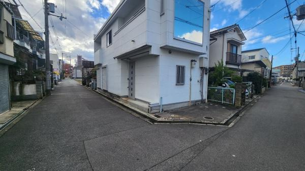【前面道路含む現地写真】