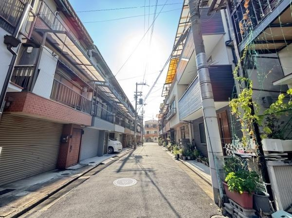 【前面道路含む現地写真】