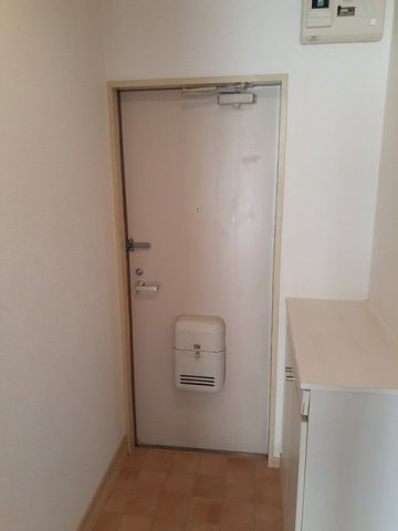 レピュート中村の玄関