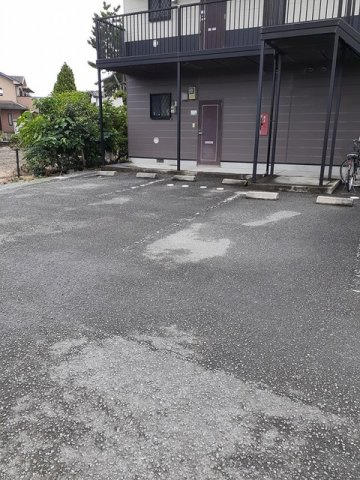 サンライズ江藤の駐車場
