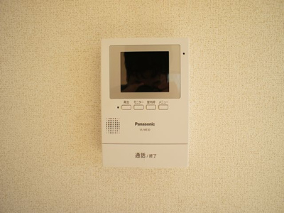 【セキュリティ】 | ソル・レヴェンテＡ | 訪問者の確認ができるTVドアホン付きです♪