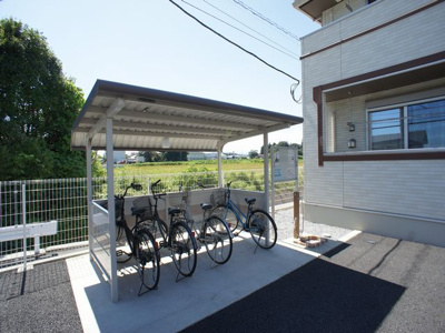 【その他共用部分】 | ソル・レヴェンテＡ | 屋根付きの駐輪場があります♪