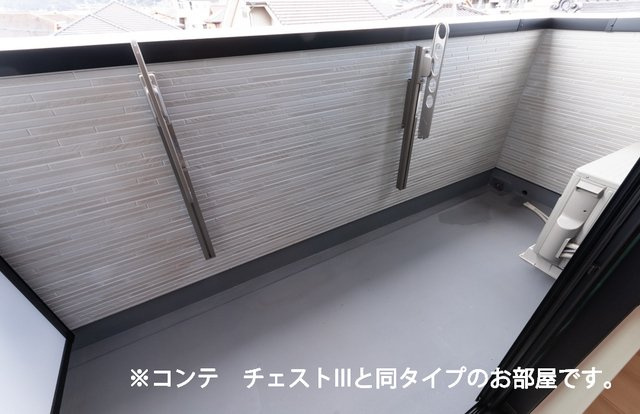 ヌーヴェル　ラ　ヴィのバルコニー