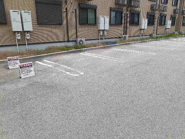 サニー　レジデンス　Ⅰの駐車場