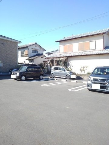 ヴィラ・フェリーチェの駐車場