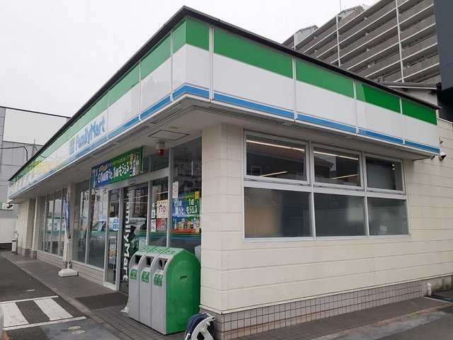 ラ・クロシェットの周辺|ファミリーマート様まで150m