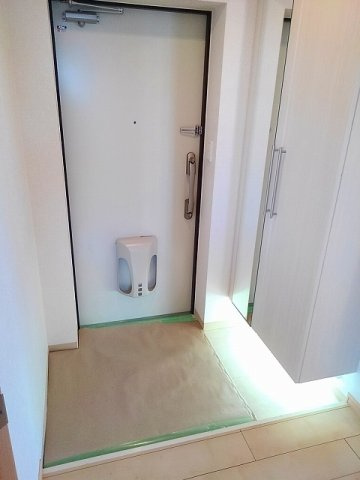 サンライズ３の玄関