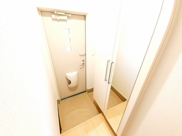 プープリエの玄関
