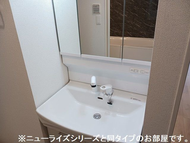 グランソレイユＹの洗面所