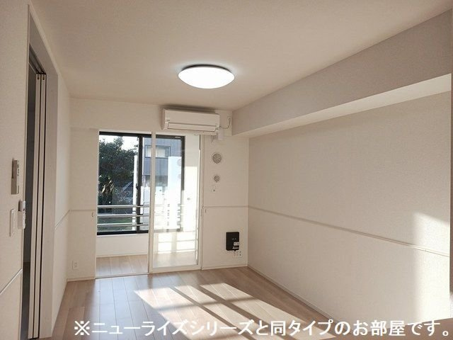 グランソレイユＹの居間・リビング
