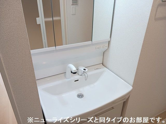 グランソレイユＹの洗面所