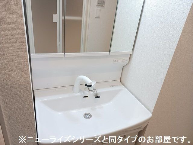 グランソレイユＹの洗面所