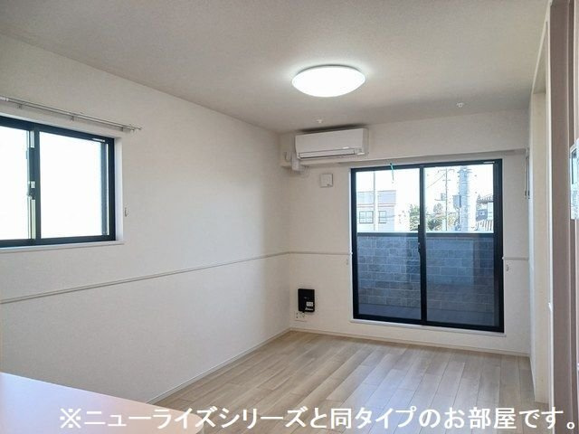 グランソレイユＹの居間・リビング