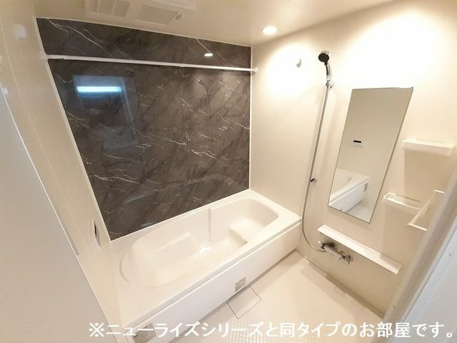 グランソレイユＹの浴室