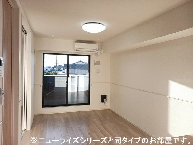グランソレイユＹの居間・リビング