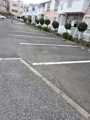 フラワータウンＢの駐車場