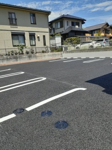 アビターレコモドＣの駐車場