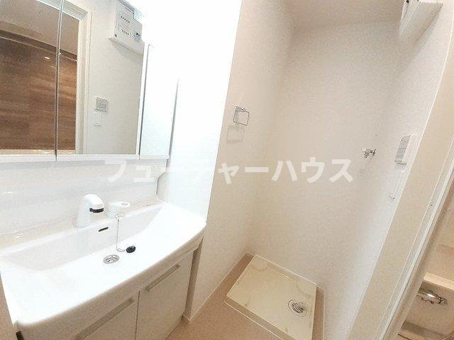 ミントの洗面所|明るい洗面所です