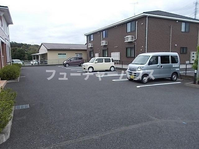 サニーヒルズ　Ｃの駐車場