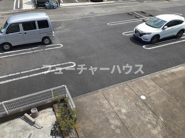 グレンツェントハオスＫ　Ⅱの駐車場