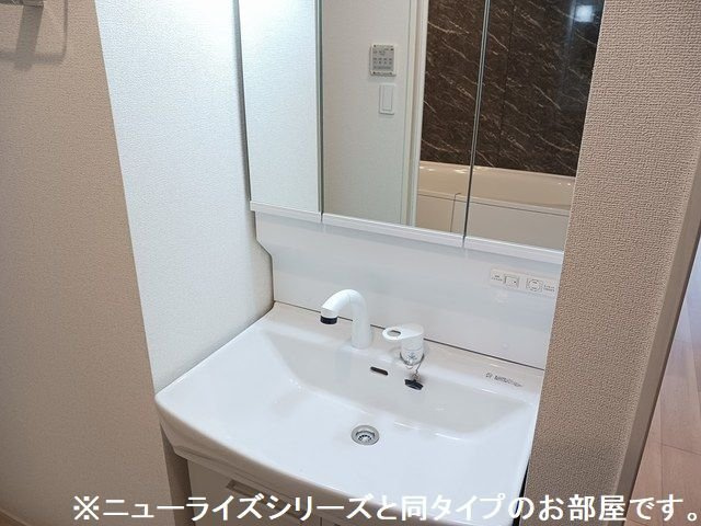 グランソレイユＹの洗面所