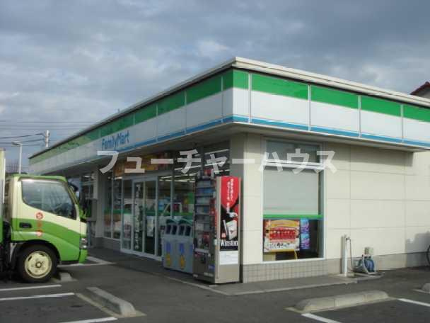 シーマ　グランデの周辺|ファミリーマート水戸堀町店まで386ｍ