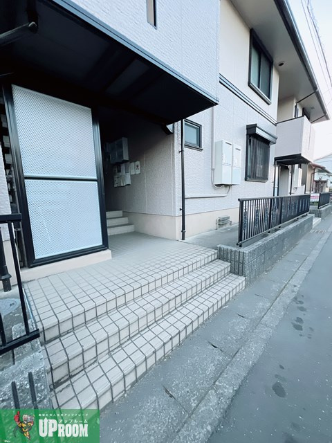 きららハイツ B棟のエントランス