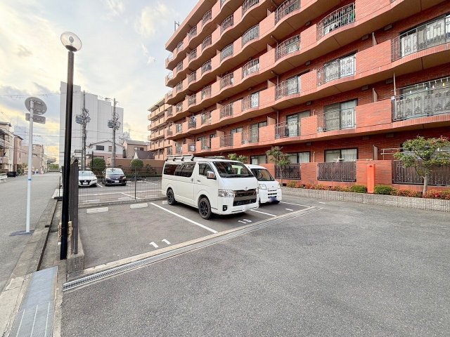 タイガーアネックスマンションの駐車場